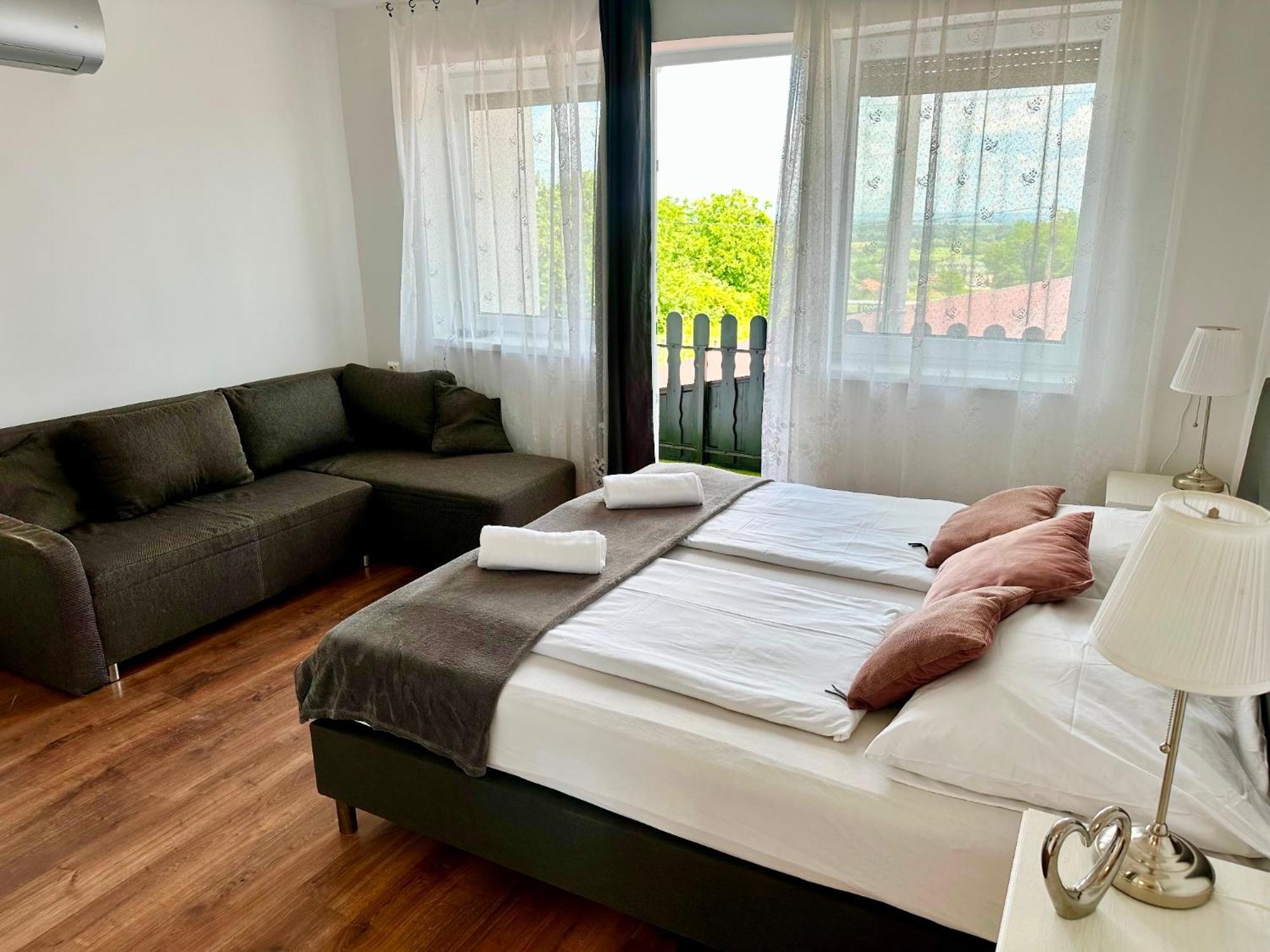 Szent Orban Panzio - Kutyabarat Apartmanok Zalakaros Dış mekan fotoğraf