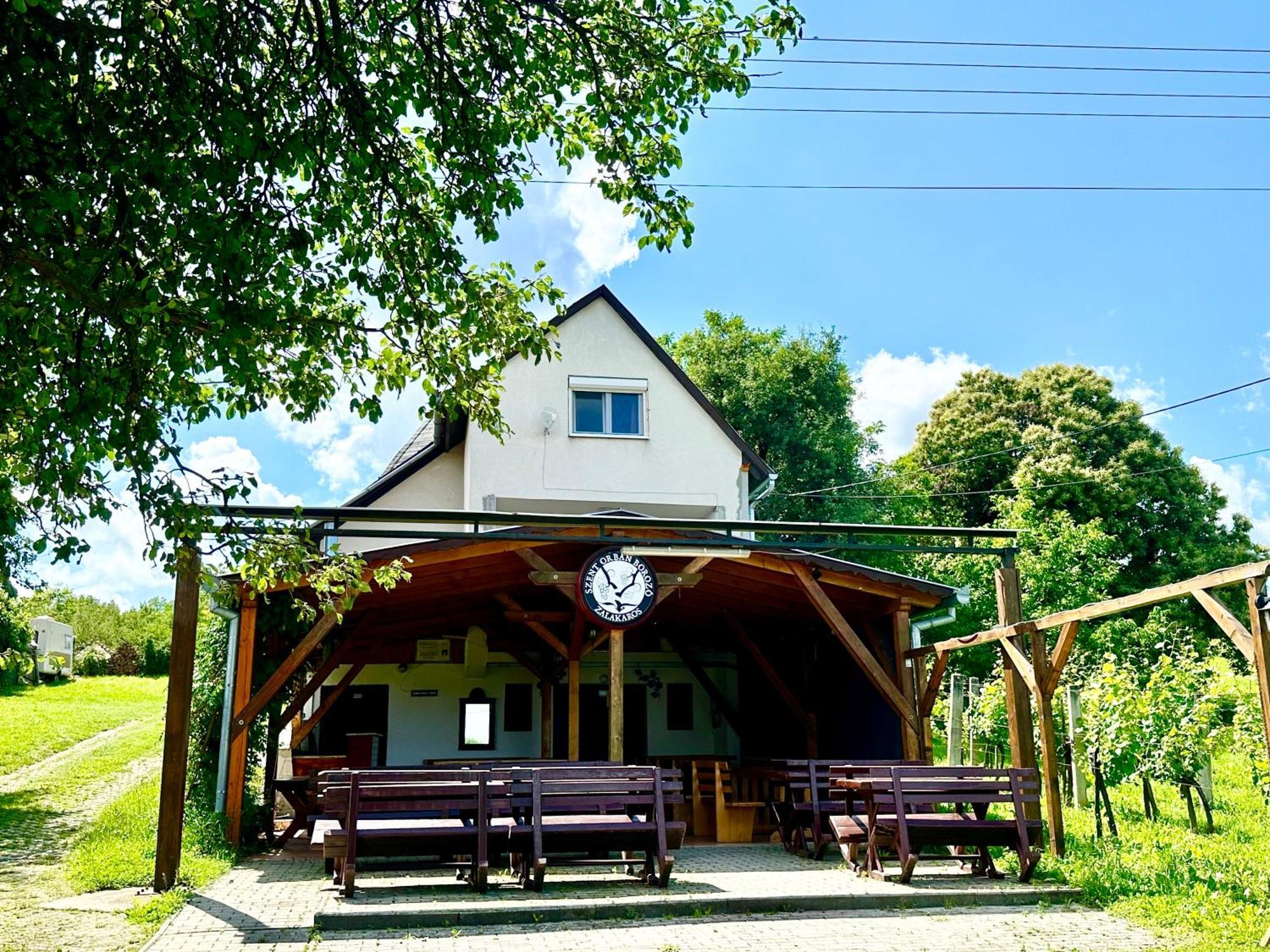 Szent Orban Panzio - Kutyabarat Apartmanok Zalakaros Dış mekan fotoğraf